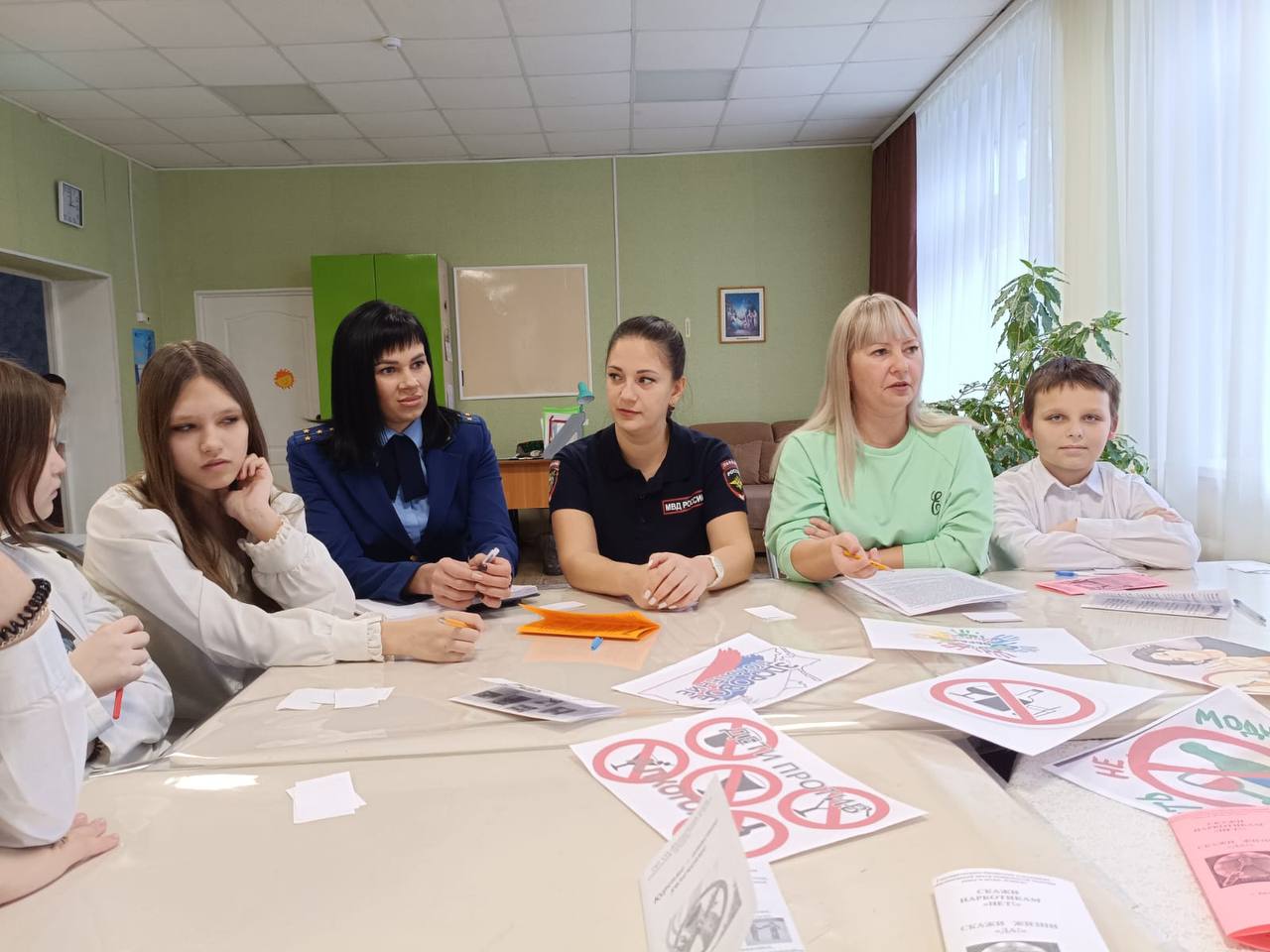 Прокуратура города Балашова приняла участие в акции «Всероссийский день правовой помощи детям» Прокуратура города Балашова приняла участие в акции «Всероссийский день правовой помощи детям»