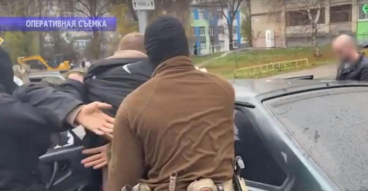 Не просто закладчик, а ремесленник: в Саратове задержали наркодельца с гипсовыми камнями Не просто закладчик, а ремесленник: в Саратове задержали наркодельца с гипсовыми камнями