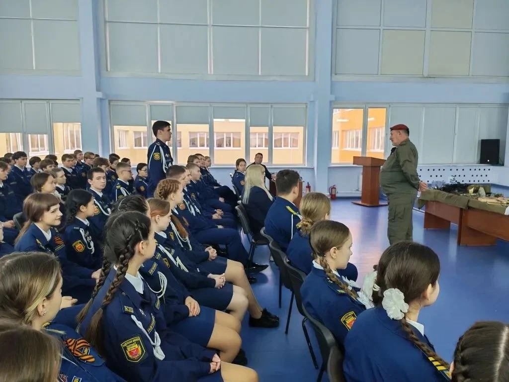 Александр Янклович провел «Урок мужества» в школе «Патриот»