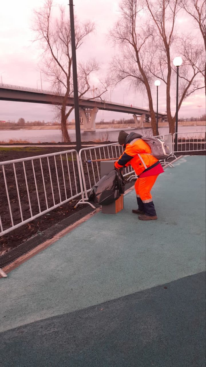 Сотрудники «Комбината благоустройства» работают в ежедневном режиме на улицах города Балаково Сотрудники «Комбината благоустройства» работают в ежедневном режиме на улицах города Балаково