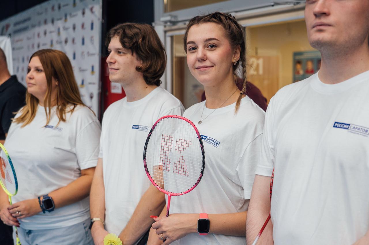 Три победы на счету! ГТРК «Саратов» успешно выступает на IV Открытом первенстве СГЮА по бадминтону среди любительских команд
