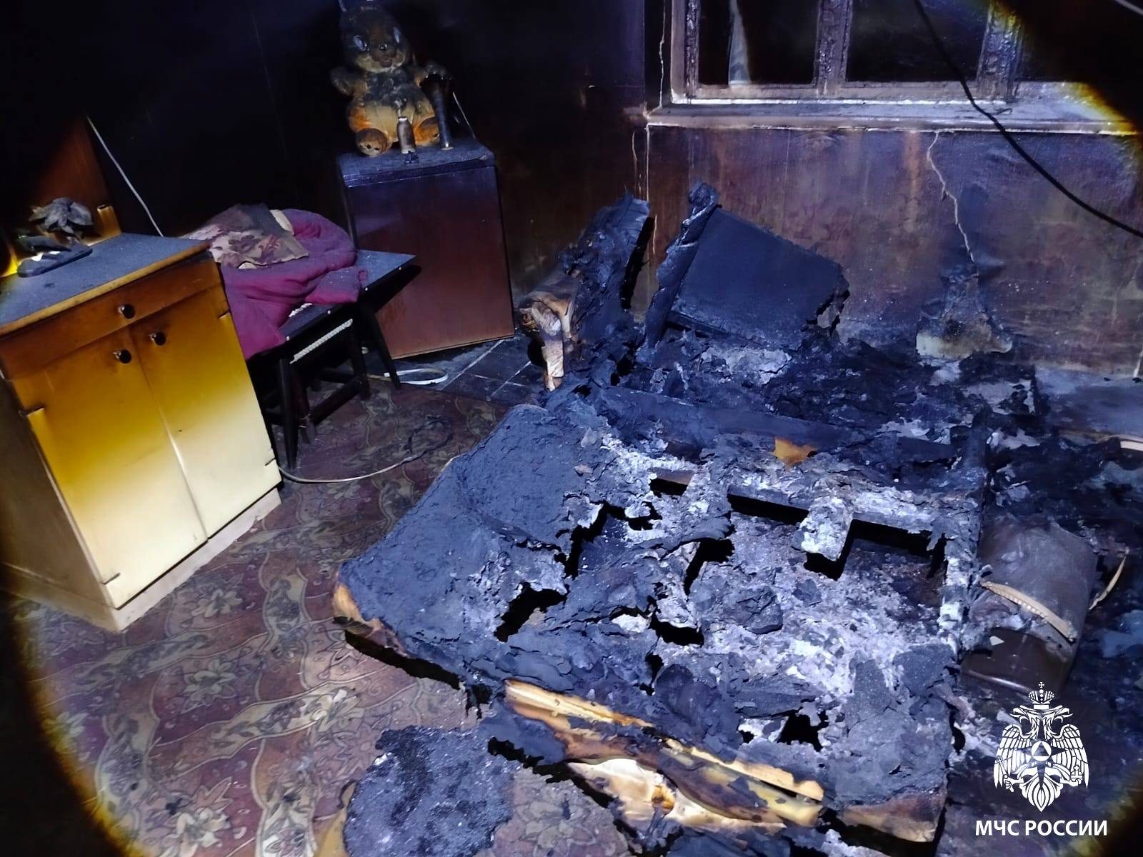 Заснула с сигаретой - не проснулась