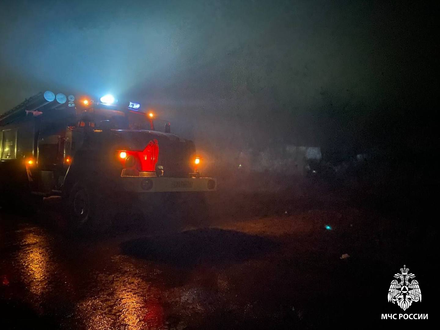 В Екатериновском районе на ночном пожаре погибли 2 человека