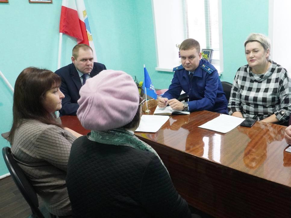 Прокурор Волжского района Саратова Антон Евграшин принял участие в рассмотрении представления об устранении нарушений уголовно-процессуального законодательства, выявленных при осуществлении надзорных мероприятий в... Прокурор Волжского района Саратова Антон Евграшин принял участие в рассмотрении представления об устранении нарушений уголовно-процессуального законодательства, выявленных при осуществлении надзорных мероприятий в...