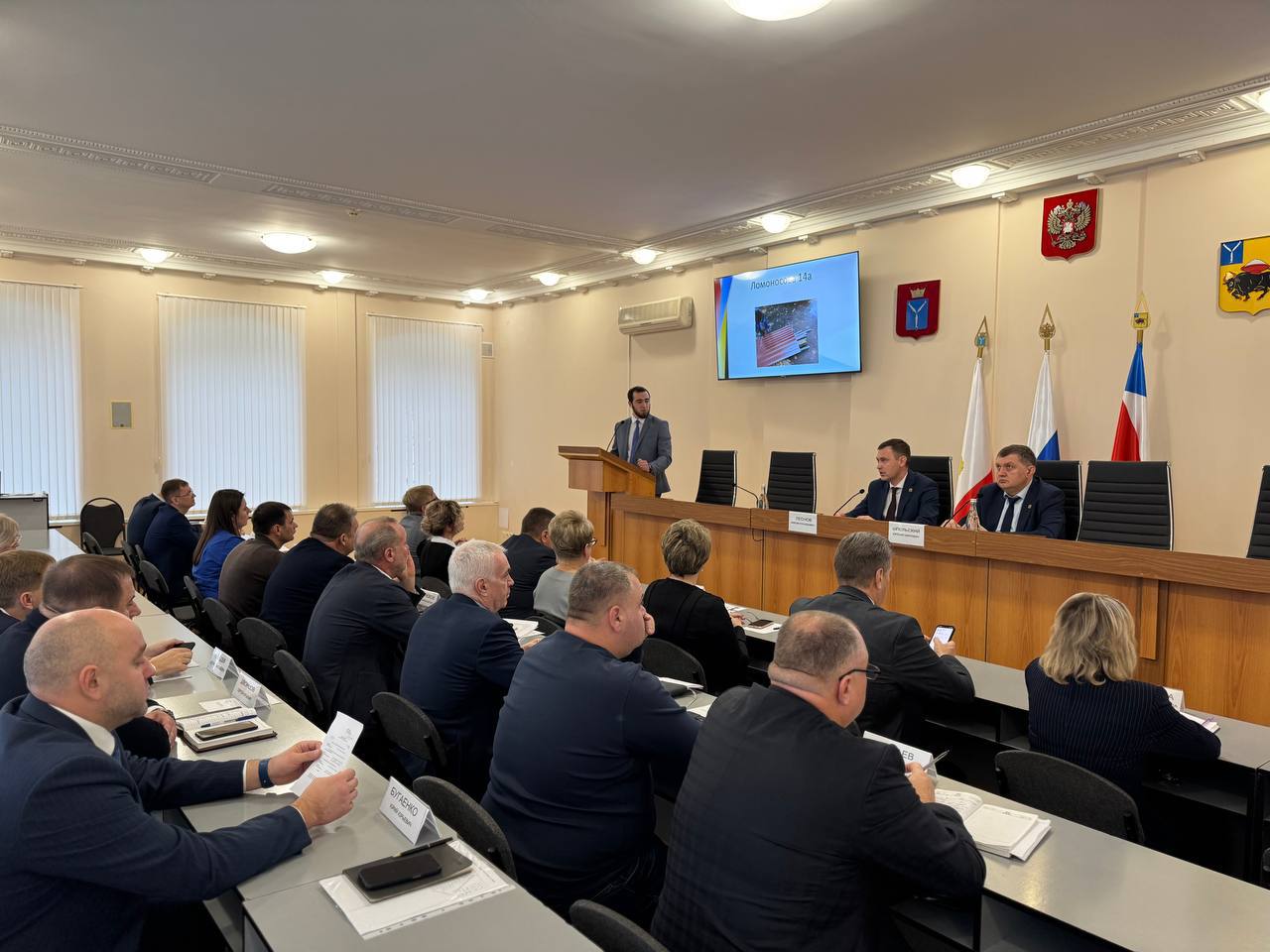 На очередном заседании штаба по благоустройству поручил усилить работу представителей комитета ЖКХ и муниципального жилищного контроля на предмет проверки обустройства контейнерных площадок На очередном заседании штаба по благоустройству поручил усилить работу представителей комитета ЖКХ и муниципального жилищного контроля на предмет проверки обустройства контейнерных площадок