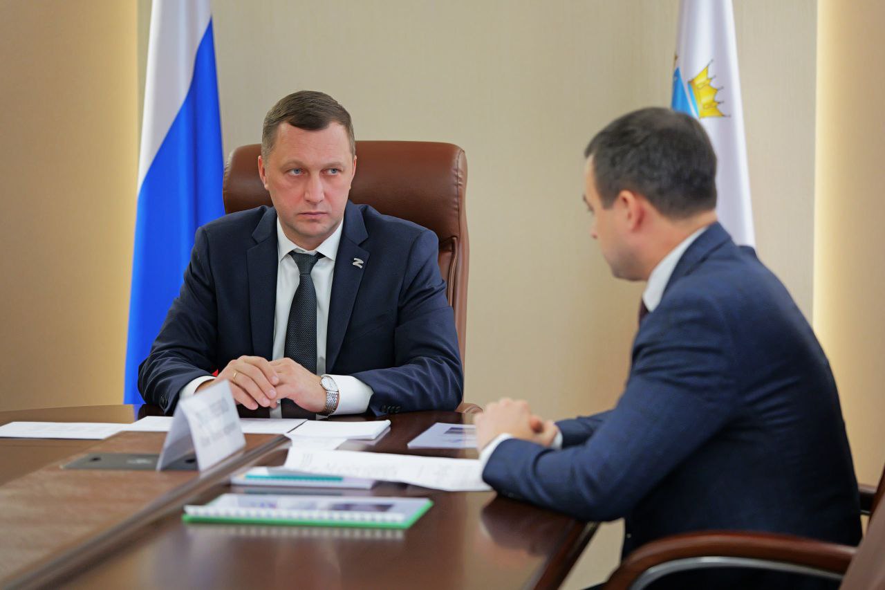 Вопросы поддержки саратовских спортивных клубов стали главной темой обсуждения на встрече губернатора Романа Бусаргина и профильного министра Олега Дубовенко