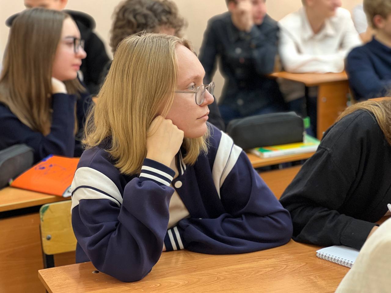 Сотрудники следственного управления провели профилактическое занятие для подшефного класса Сотрудники следственного управления провели профилактическое занятие для подшефного класса