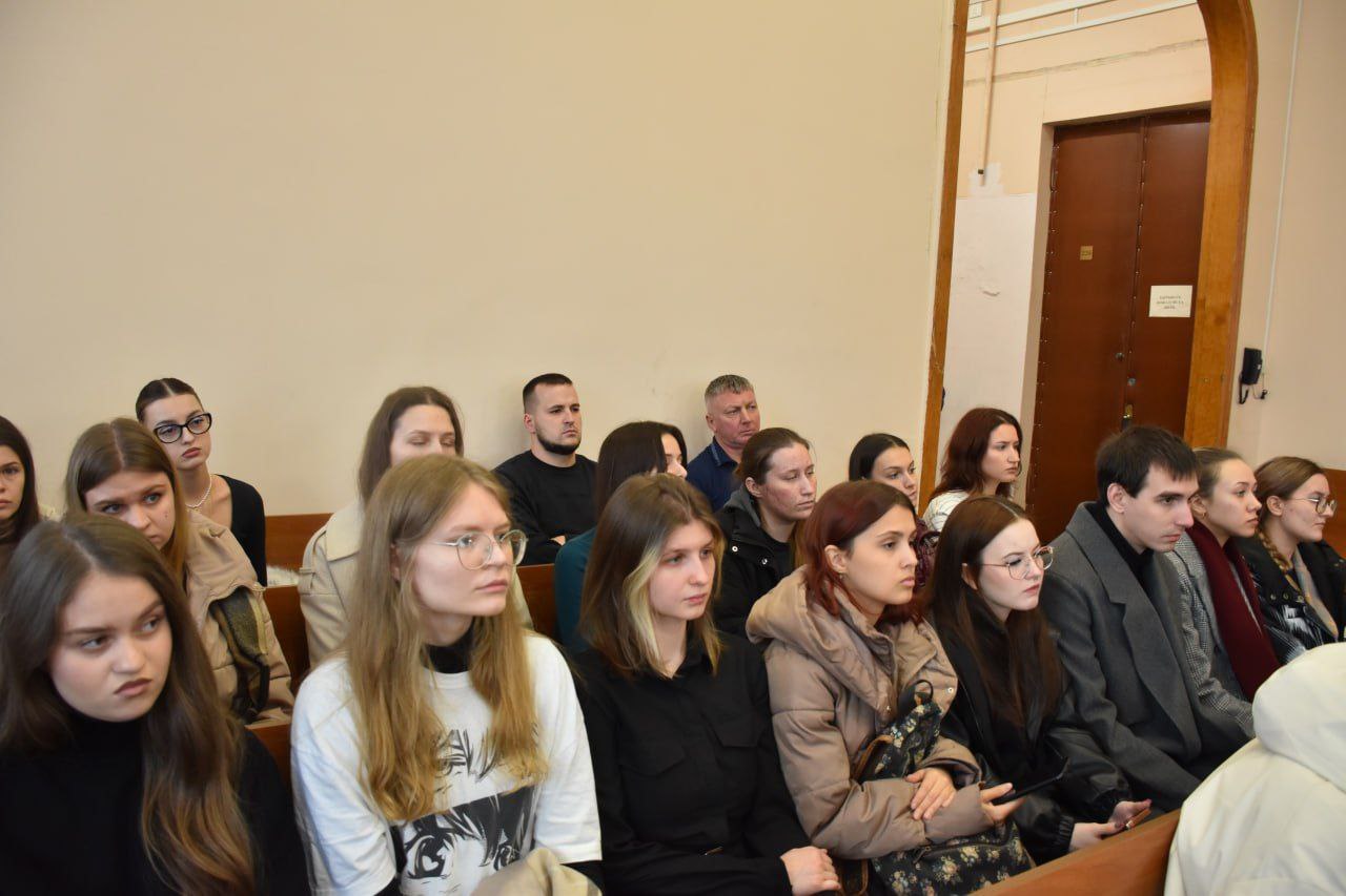 Девушку, погибшую в ДТП, похоронили в белом подвенечном платье Девушку, погибшую в ДТП, похоронили в белом подвенечном платье