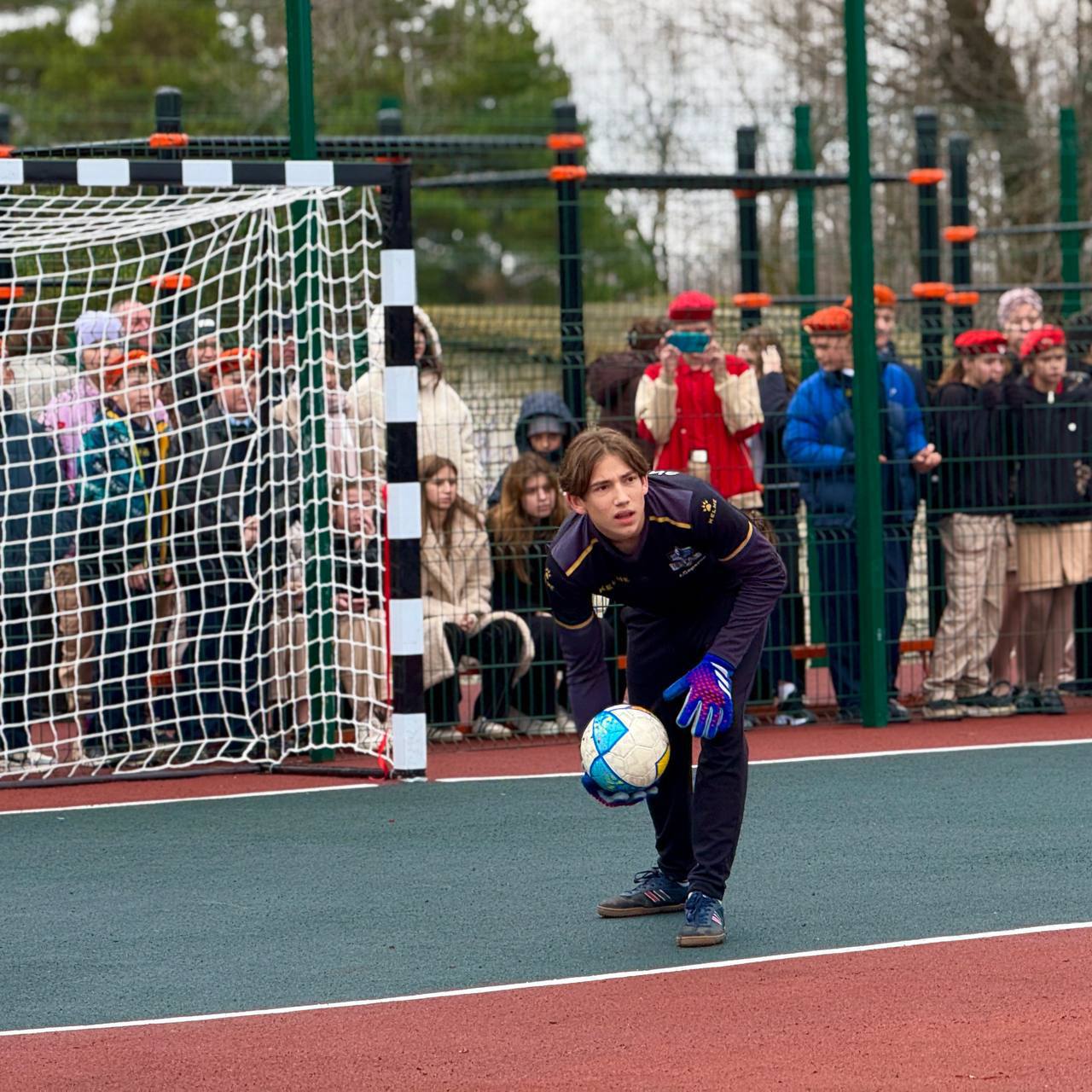 Яркий матч на новой площадке Яркий матч на новой площадке