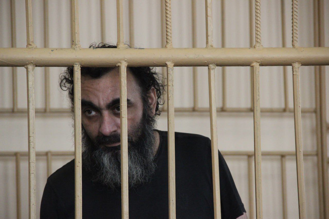 «Марксовский стрелок» Акопян обещал «отрезать всем бошки» в суде «Марксовский стрелок» Акопян обещал «отрезать всем бошки» в суде