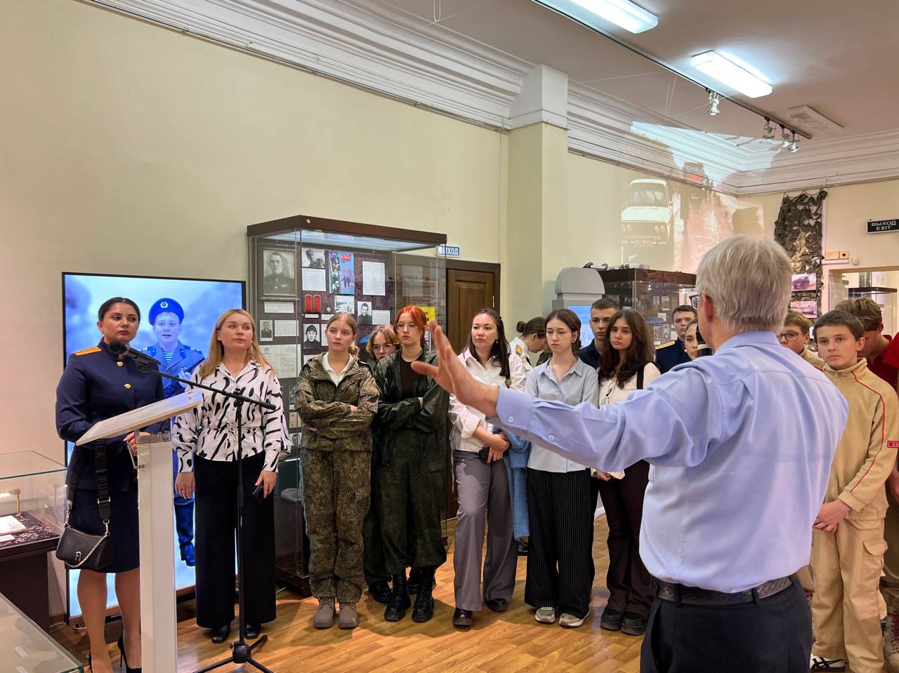 В Саратовском областном музее краеведения открылась выставка экспонатов, обнаруженных в ходе поисково-архивной работы следственного управления В Саратовском областном музее краеведения открылась выставка экспонатов, обнаруженных в ходе поисково-архивной работы следственного управления