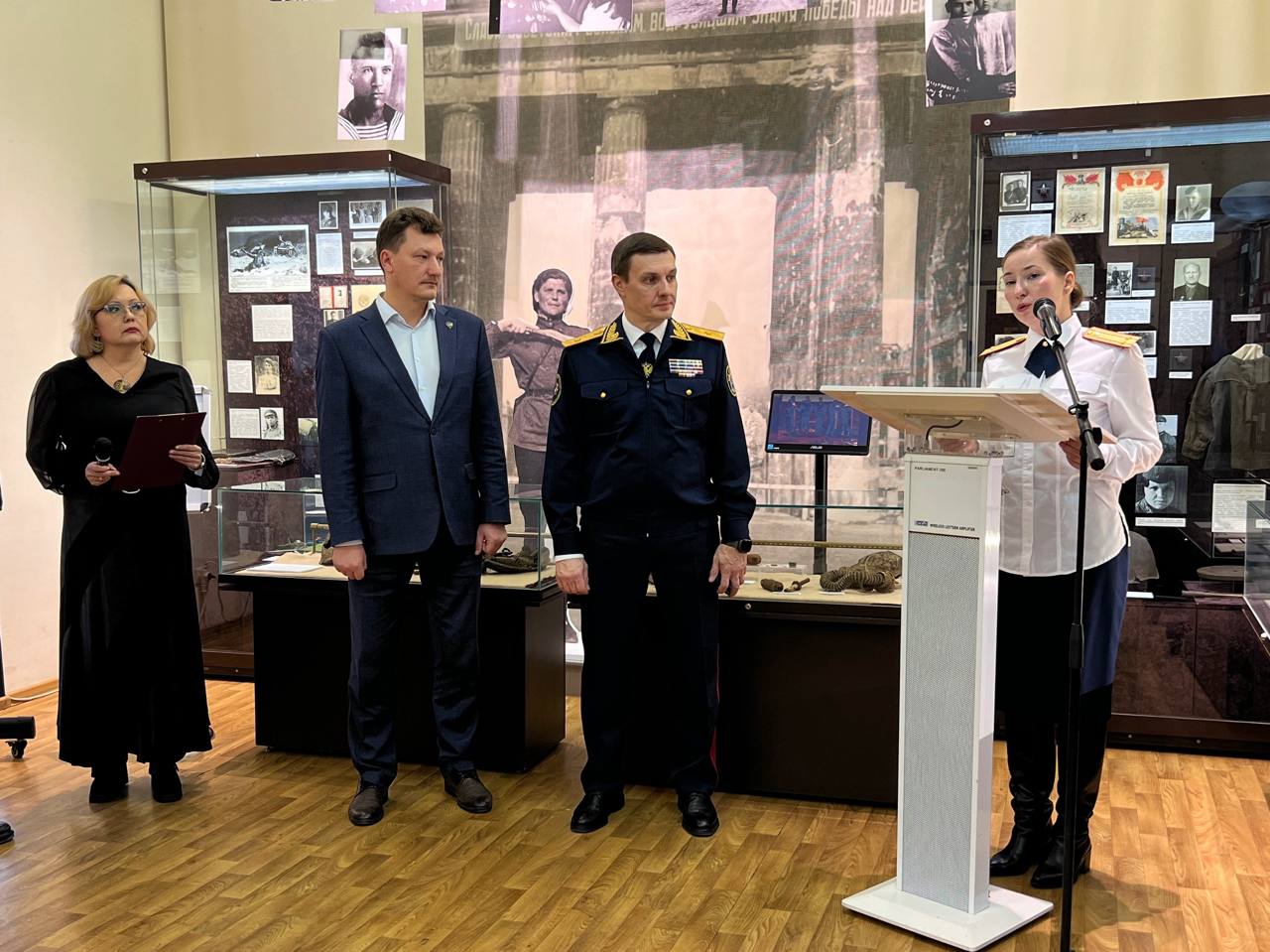 В Саратовском областном музее краеведения открылась выставка экспонатов, обнаруженных в ходе поисково-архивной работы следственного управления В Саратовском областном музее краеведения открылась выставка экспонатов, обнаруженных в ходе поисково-архивной работы следственного управления