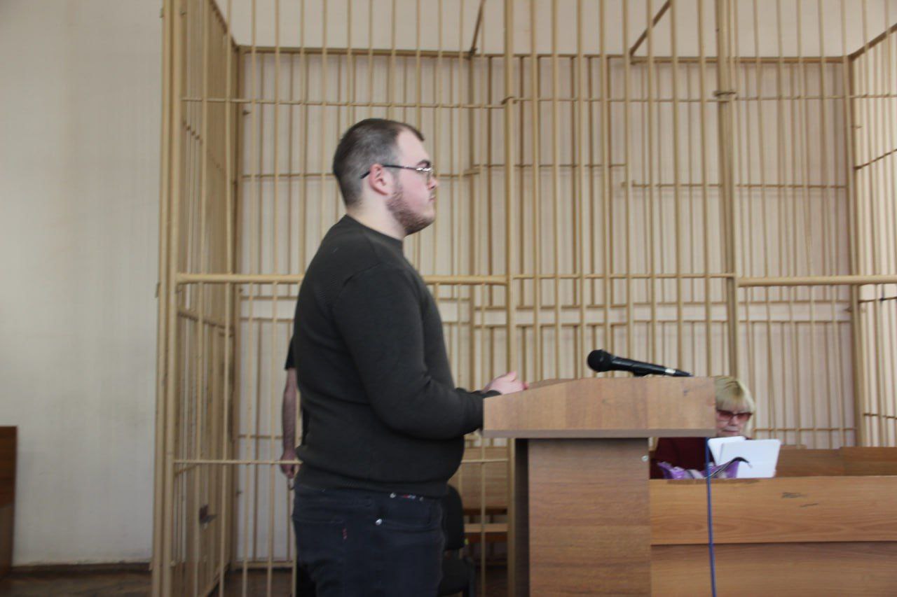 «Марксовский стрелок» Акопян обещал «отрезать всем бошки» в суде «Марксовский стрелок» Акопян обещал «отрезать всем бошки» в суде