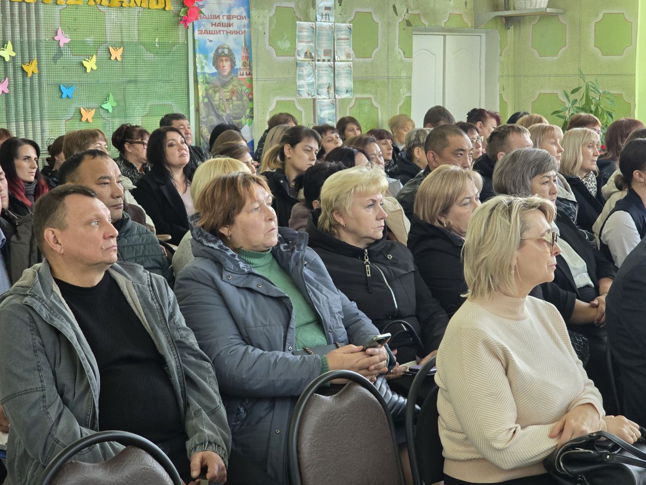 Накануне провёл встречу с жителями Безымянского муниципального образования в селе Зелёный Дол Накануне провёл встречу с жителями Безымянского муниципального образования в селе Зелёный Дол
