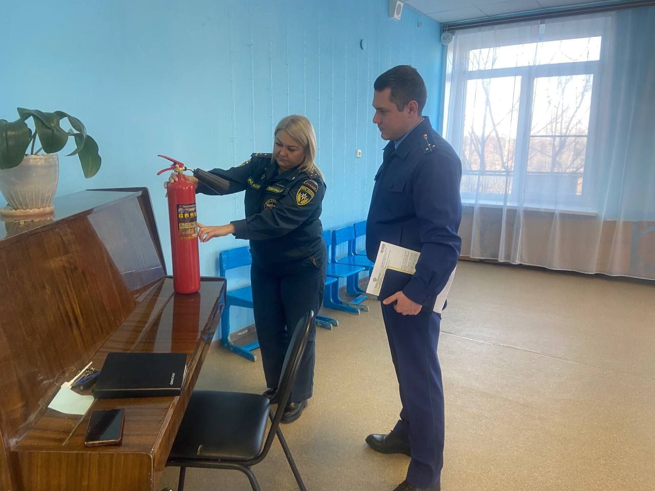 Прокурор Октябрьского района Саратова Илья Апарин встретился с представителями микрорайонов Прокурор Октябрьского района Саратова Илья Апарин встретился с представителями микрорайонов