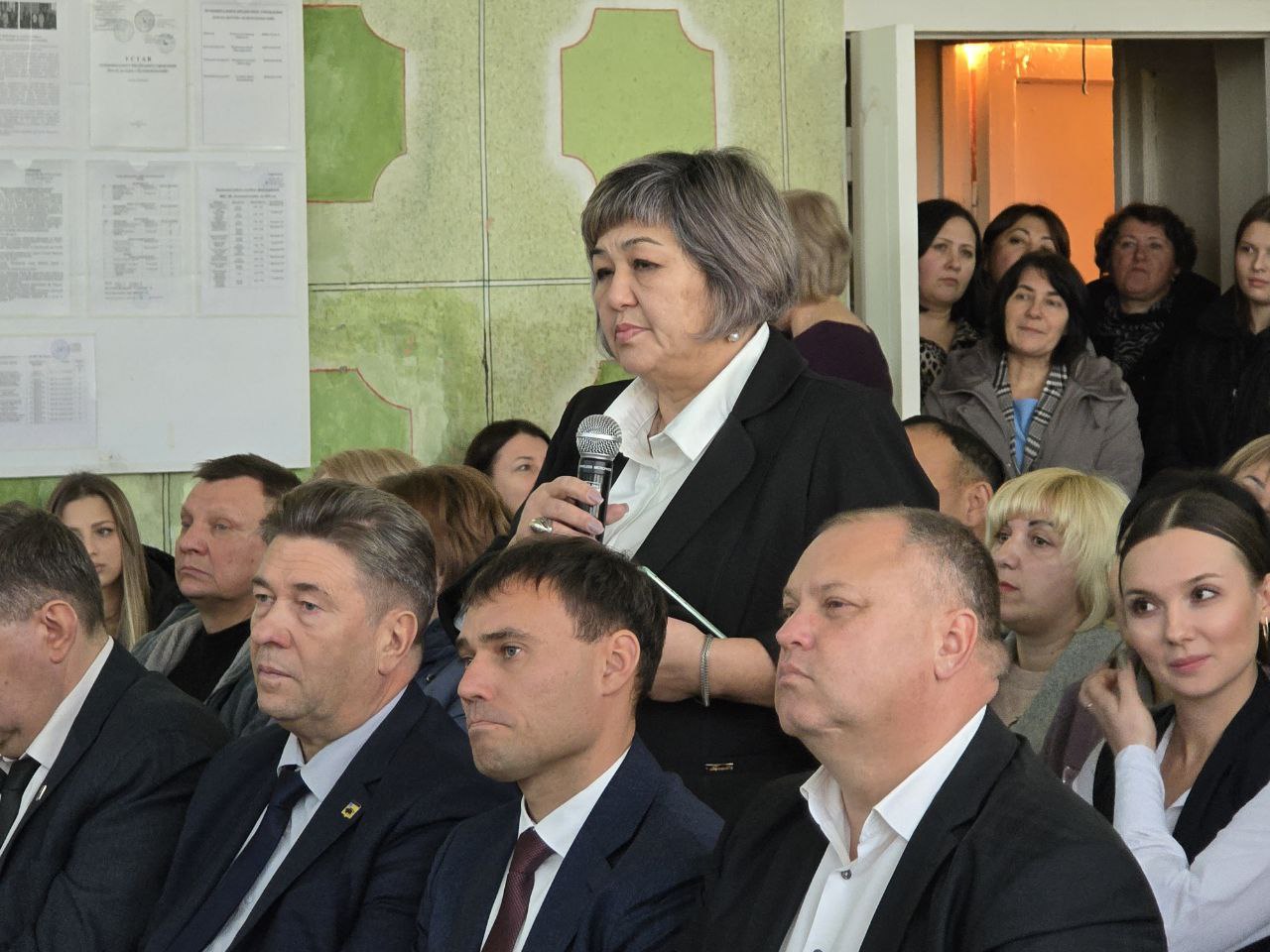 Накануне провёл встречу с жителями Безымянского муниципального образования в селе Зелёный Дол Накануне провёл встречу с жителями Безымянского муниципального образования в селе Зелёный Дол