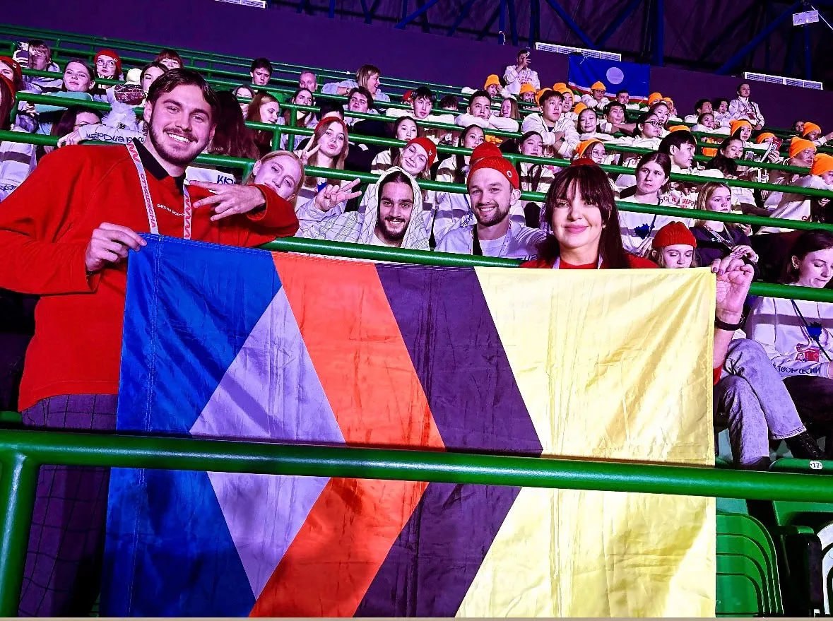 Режиссерская группа районной студвесны принимает участие в XXXIII Всероссийском фестивале «Российская студенческая весна» в качестве волонтеров Режиссерская группа районной студвесны принимает участие в XXXIII Всероссийском фестивале «Российская студенческая весна» в качестве волонтеров