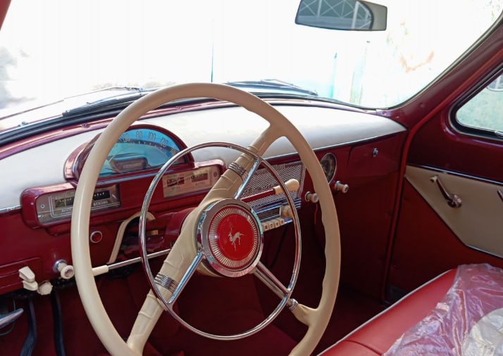 В Саратове за 5 миллионов продают красную "Волгу" В Саратове за 5 миллионов продают красную "Волгу"