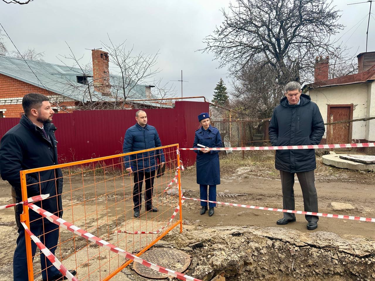 Прокуратура Волжского района г. Саратов совместно с представителями комитета муниципального контроля обследовали места проведения вскрышных работ Прокуратура Волжского района г. Саратов совместно с представителями комитета муниципального контроля обследовали места проведения вскрышных работ