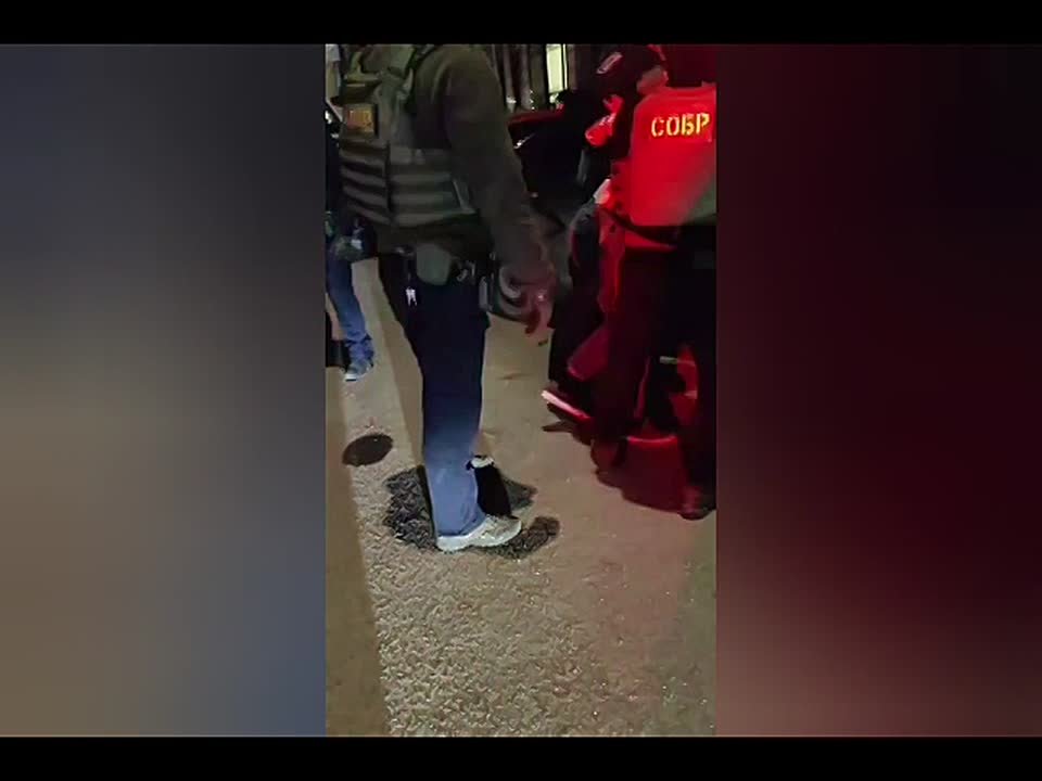 В Саратовской области при силовой поддержке бойцов Росгвардии задержан гражданин, подозреваемый в причинении насилия к сотруднику полиции