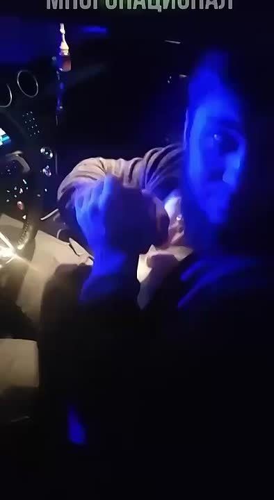 Сергей Колясников: Саратов. Примерные семьянины демонстрируют уважение к сотрудникам полиции и трепетное отношение к законам Российской Федерации