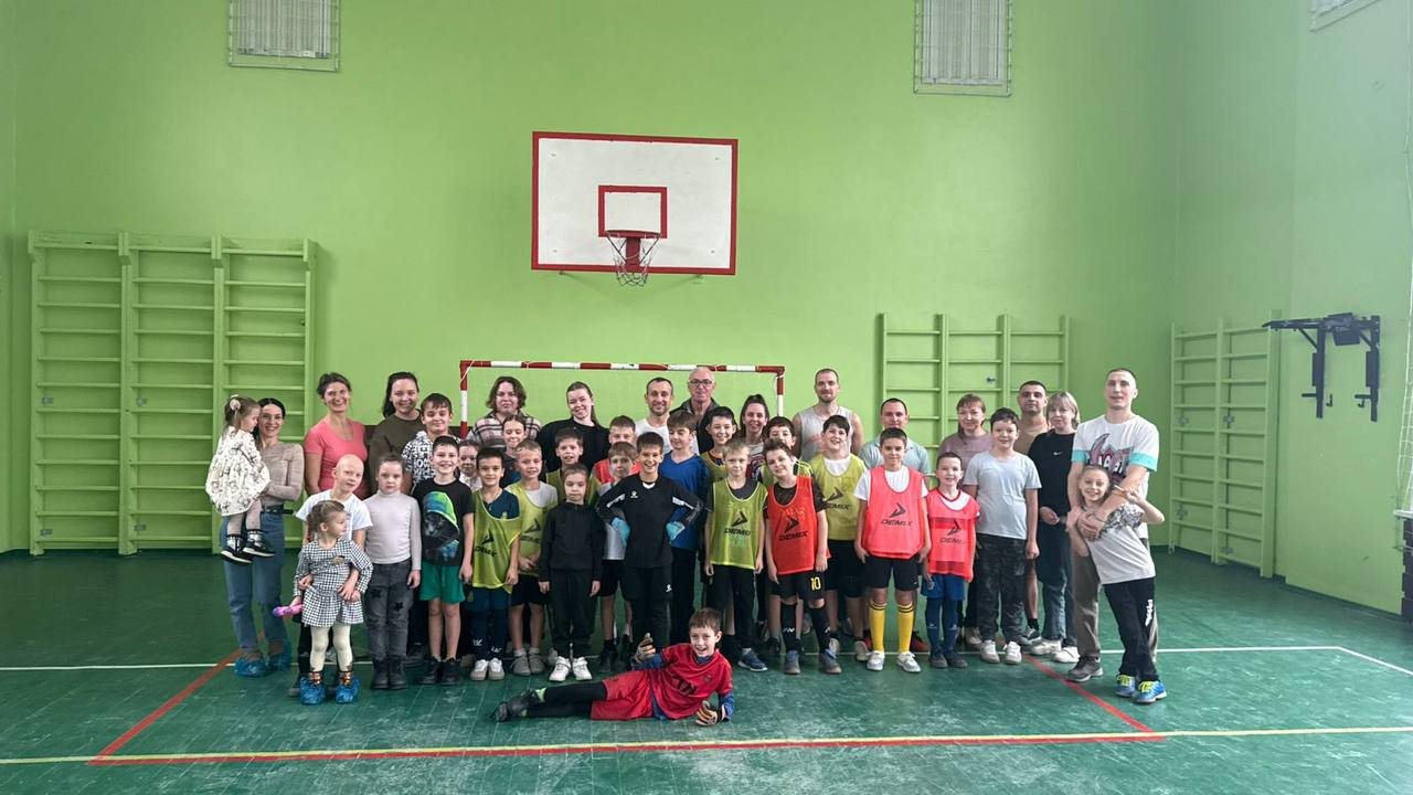 «Мама может всё!»: в школах прошли праздничные футбольные матчи ко Дню матери «Мама может всё!»: в школах прошли праздничные футбольные матчи ко Дню матери