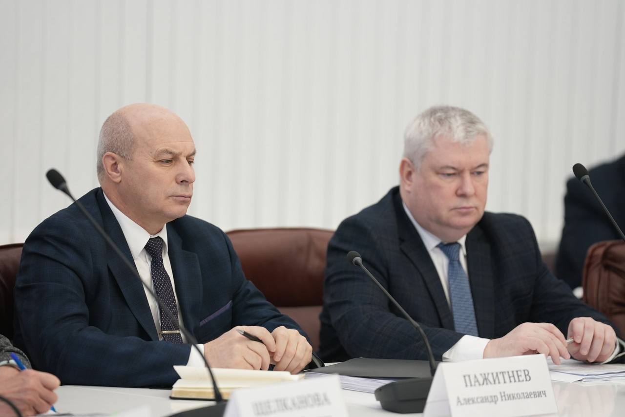 Губернатор Роман Бусаргин провел постоянно действующее совещание с заместителями председателя правительства, министрами, а также главами районов Губернатор Роман Бусаргин провел постоянно действующее совещание с заместителями председателя правительства, министрами, а также главами районов