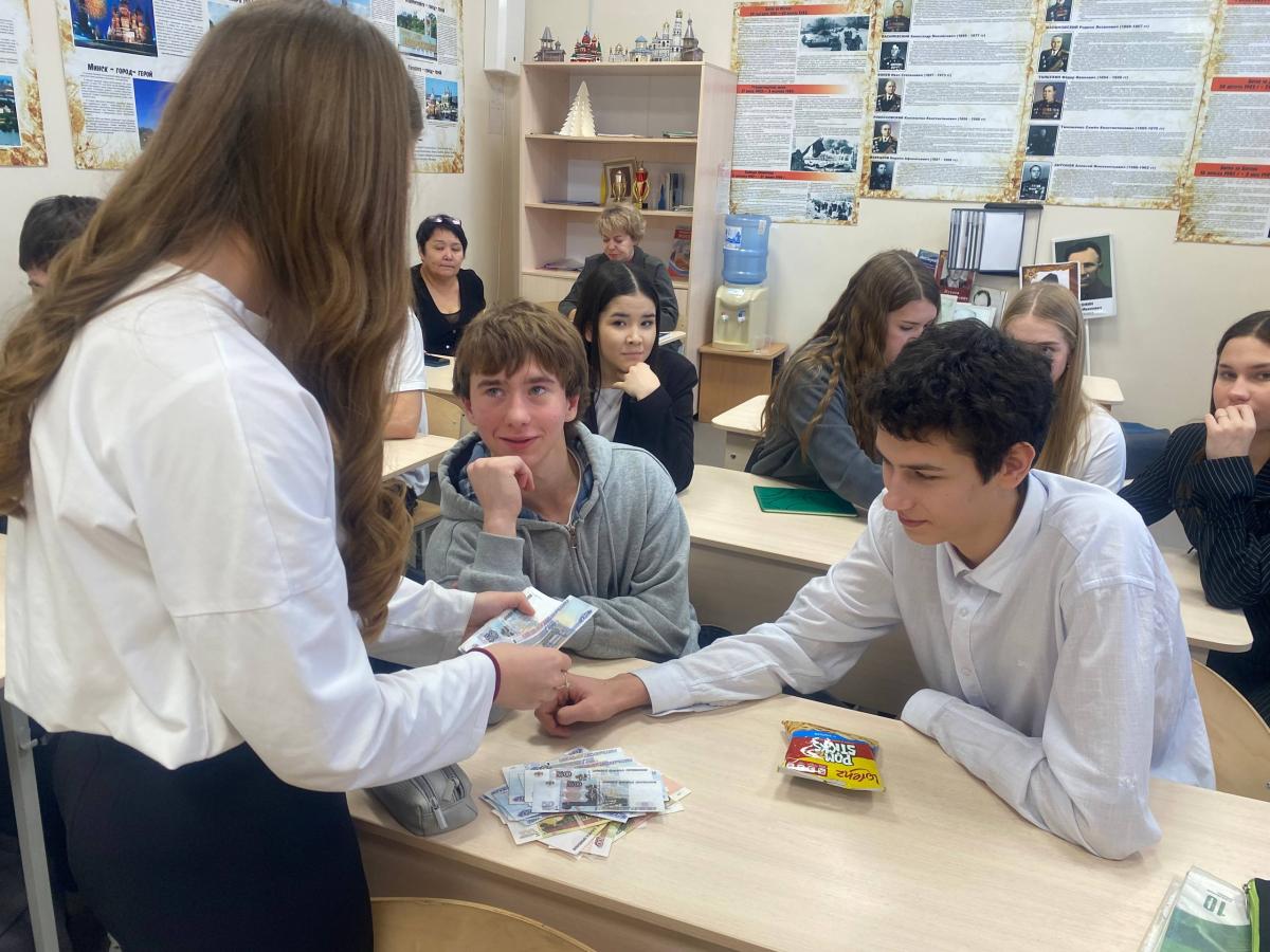 Ученики агроклассов Марксовского района приняли участие в финансово-экономическом квизе Ученики агроклассов Марксовского района приняли участие в финансово-экономическом квизе