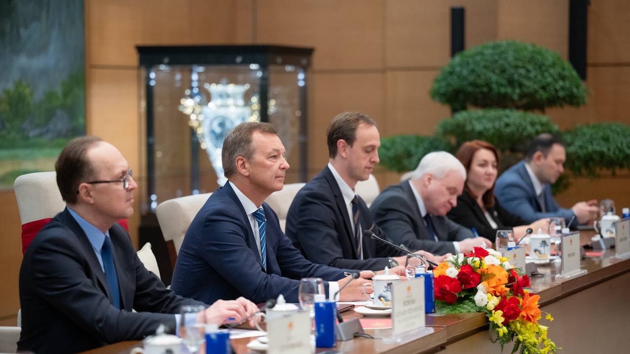 Развитие российско-вьетнамского стратегического партнерства обсудили в ходе заседания группы по сотрудничеству Совета Федерации и Национального собрания Вьетнама в городе Ханое Развитие российско-вьетнамского стратегического партнерства обсудили в ходе заседания группы по сотрудничеству Совета Федерации и Национального собрания Вьетнама в городе Ханое