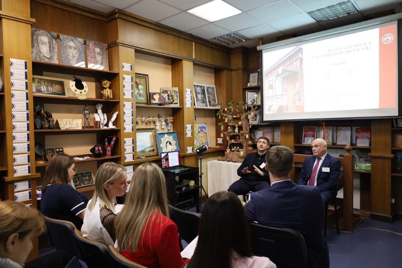 Клуб продюсеров Саратовской области обсудил будущее народных художественных промыслов и ремесел Клуб продюсеров Саратовской области обсудил будущее народных художественных промыслов и ремесел