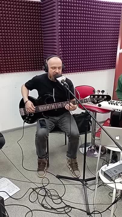 В гостях у НАШИХ группа "Оранжевый Галстук"