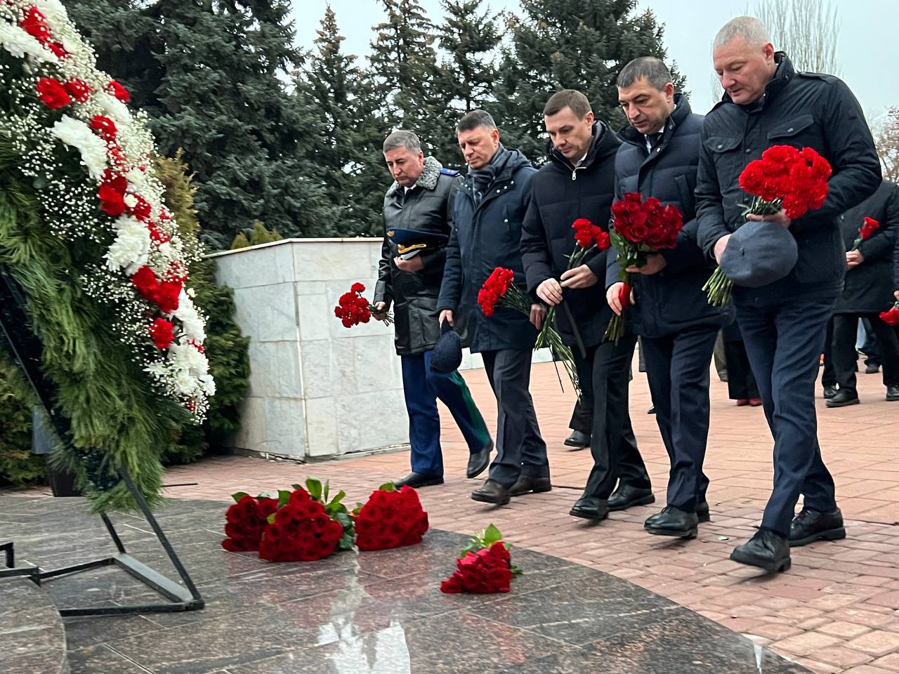 В День Неизвестного Солдата начальник ГУ МВД России по Саратовской области почтил память погибших в годы Великой Отечественной войны В День Неизвестного Солдата начальник ГУ МВД России по Саратовской области почтил память погибших в годы Великой Отечественной войны