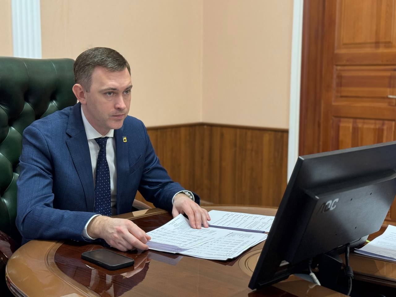 С главами сельских поселений Энгельсского района обсудили вопросы формирования бюджета на 2026 год и плановый период 2027 и 2028 годов