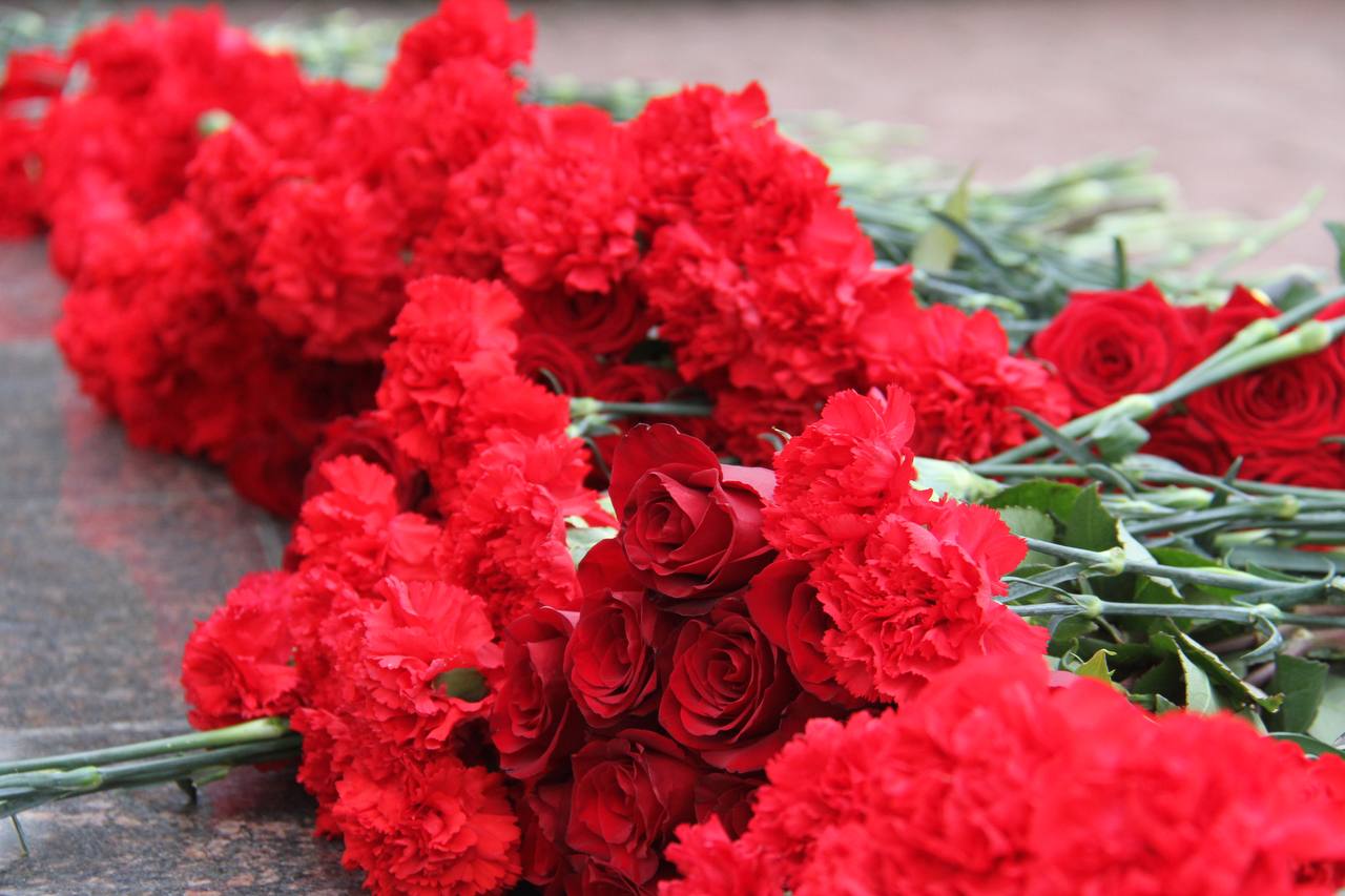 В День Неизвестного Солдата начальник ГУ МВД России по Саратовской области почтил память погибших в годы Великой Отечественной войны В День Неизвестного Солдата начальник ГУ МВД России по Саратовской области почтил память погибших в годы Великой Отечественной войны