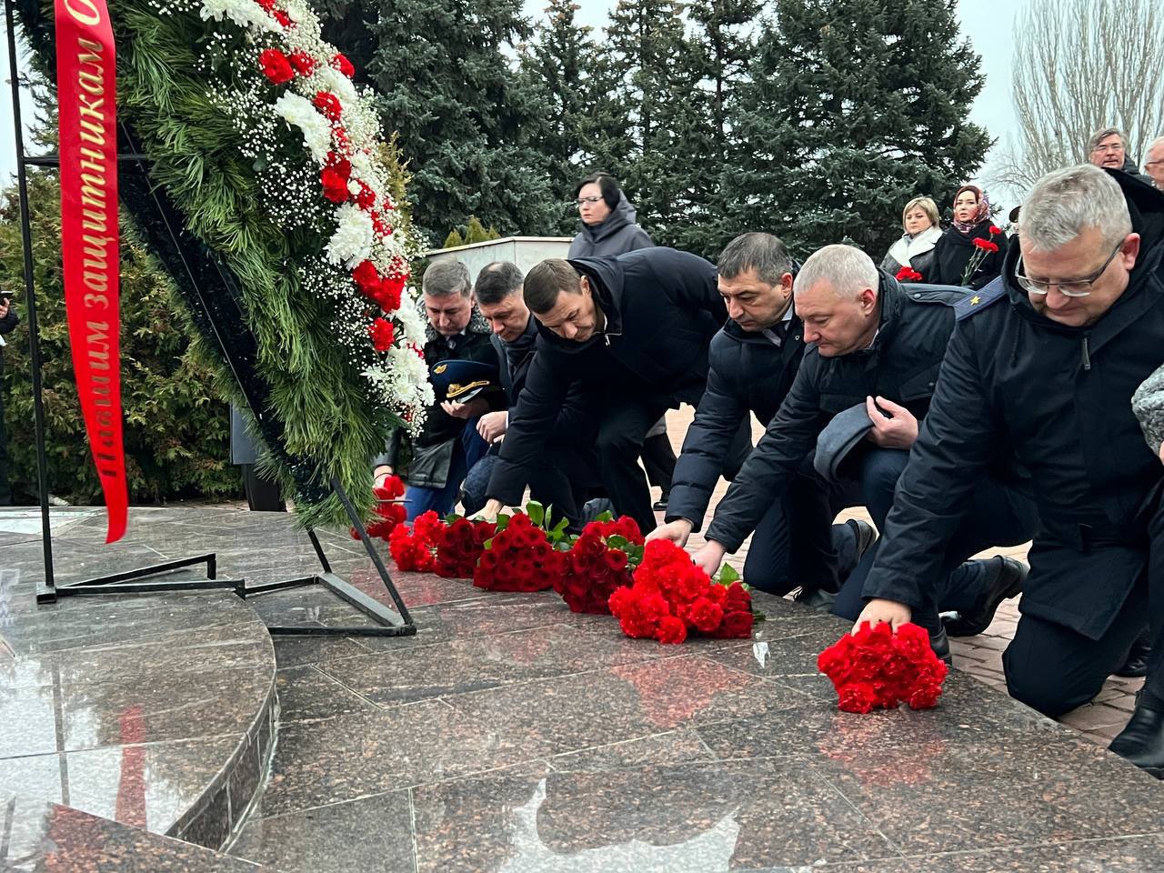 В День Неизвестного Солдата начальник ГУ МВД России по Саратовской области почтил память погибших в годы Великой Отечественной войны В День Неизвестного Солдата начальник ГУ МВД России по Саратовской области почтил память погибших в годы Великой Отечественной войны