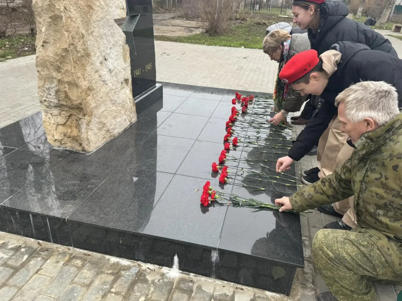 В школах Энгельсского района прошли памятные мероприятия, посвященные Дню Неизвестного Солдата В школах Энгельсского района прошли памятные мероприятия, посвященные Дню Неизвестного Солдата