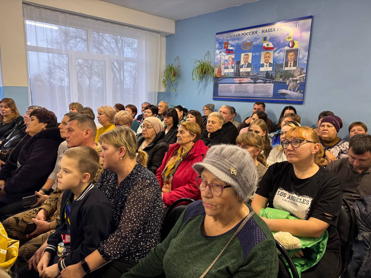 По традиции в ходе выезда в Красноярское муниципальное образование посетил социальные и производственные объекты, встретился с жителями сельских населенных пунктов По традиции в ходе выезда в Красноярское муниципальное образование посетил социальные и производственные объекты, встретился с жителями сельских населенных пунктов