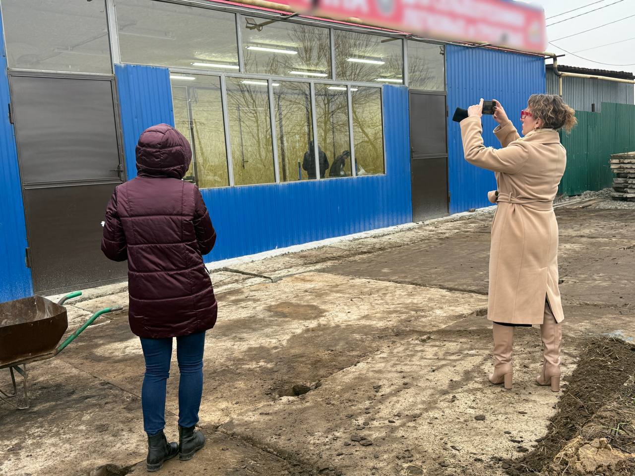 По поручению главы города Михаила Исаева заместители глав районов по экономике продолжают проверку территорий, прилегающих к торговым объектам По поручению главы города Михаила Исаева заместители глав районов по экономике продолжают проверку территорий, прилегающих к торговым объектам