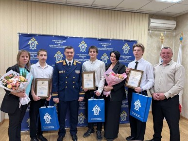 Саратовские подростки вмешались в драку и обезвредили агрессора