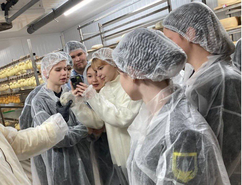 Школьники Саратова познакомились с работой современной сыроварни Школьники Саратова познакомились с работой современной сыроварни