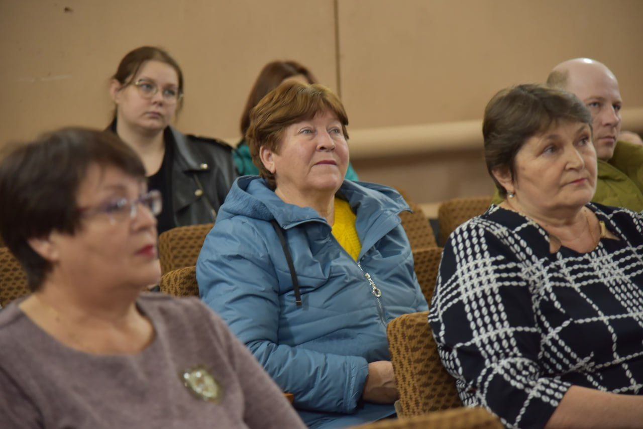 Провели встречу с жителями поселка Грачи Провели встречу с жителями поселка Грачи