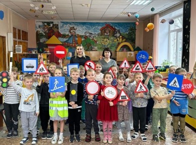 Саратовские госавтоинспекторы провели урок безопасности в детском саду