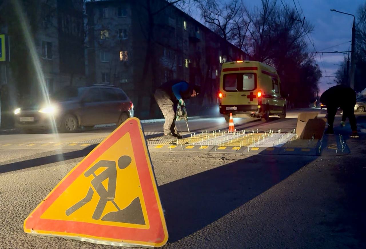 На межведомственном совещании с участием представителей ГИБДД МУ МВД РФ «Энгельсское» и других профильных структур рассмотрели комплекс мероприятий по повышению безопасности дорожного движения, реализованный в этом году На межведомственном совещании с участием представителей ГИБДД МУ МВД РФ «Энгельсское» и других профильных структур рассмотрели комплекс мероприятий по повышению безопасности дорожного движения, реализованный в этом году