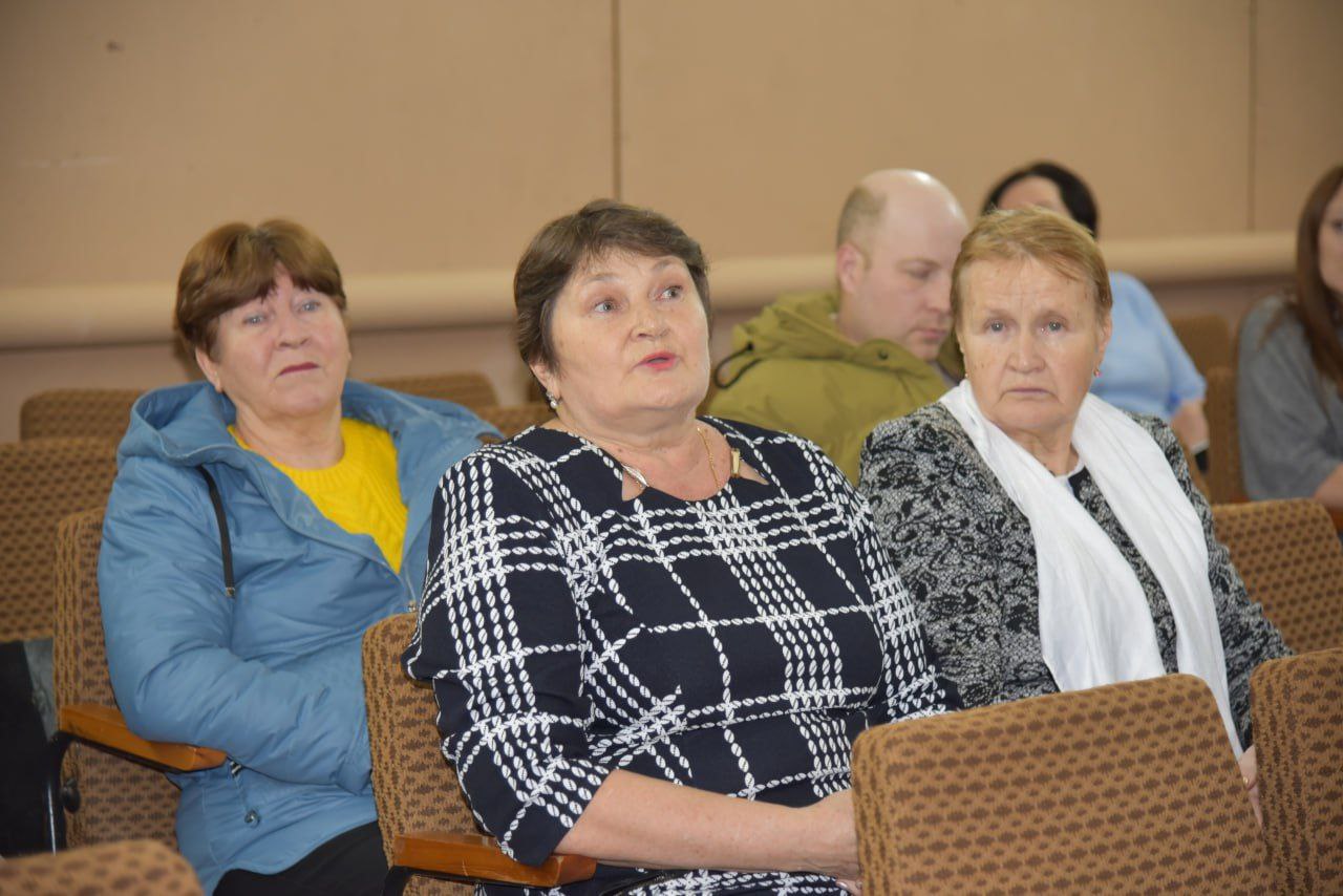 Провели встречу с жителями поселка Грачи Провели встречу с жителями поселка Грачи