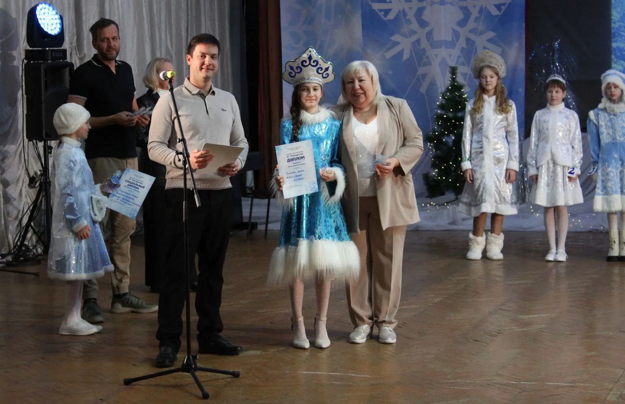 В преддверии новогодних праздников в Саратове состоялся яркий и незабываемый городской конкурс «Я – Снегурочка!» В преддверии новогодних праздников в Саратове состоялся яркий и незабываемый городской конкурс «Я – Снегурочка!»