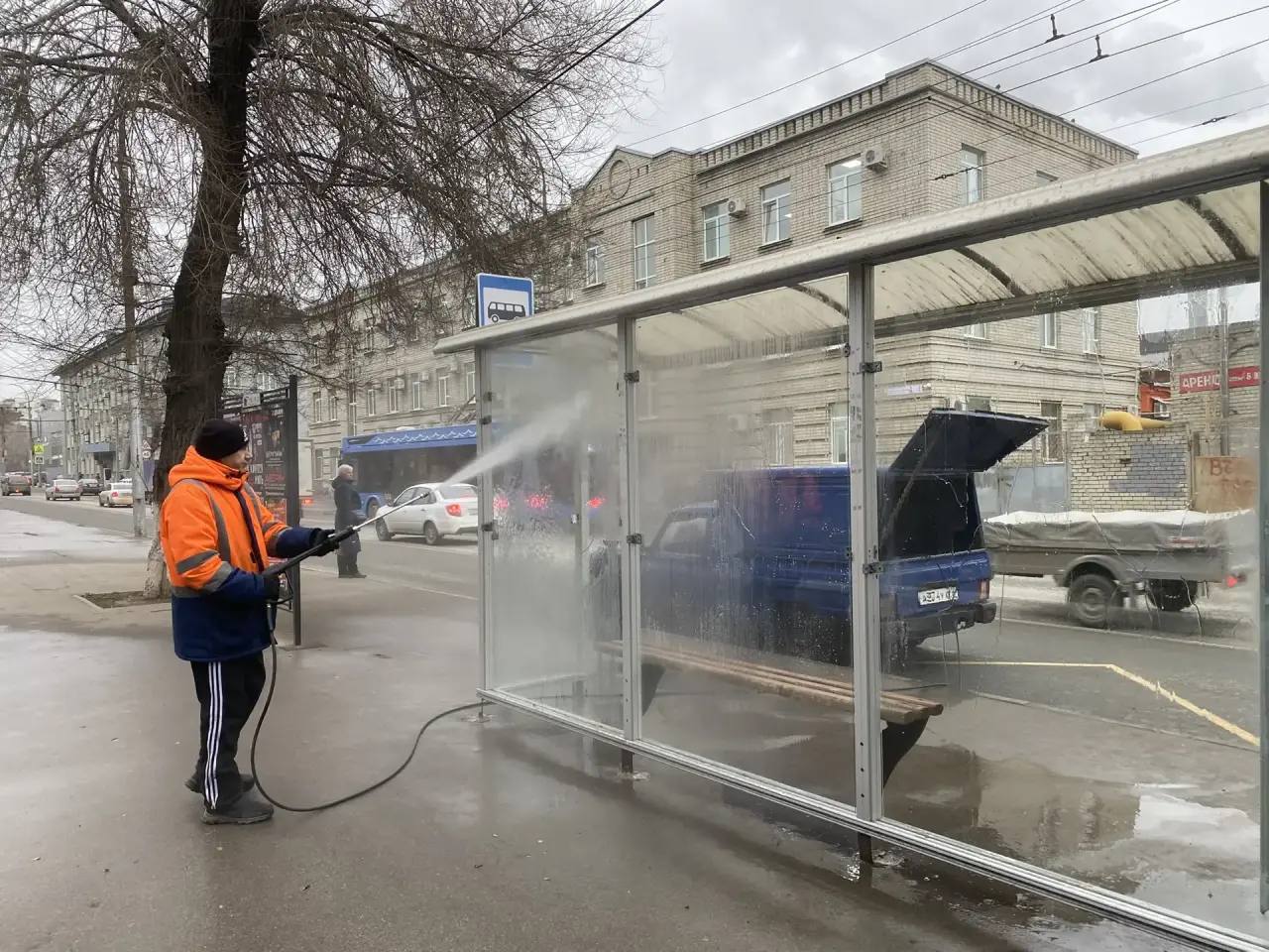 Продолжаются мероприятия по благоустройству города Продолжаются мероприятия по благоустройству города