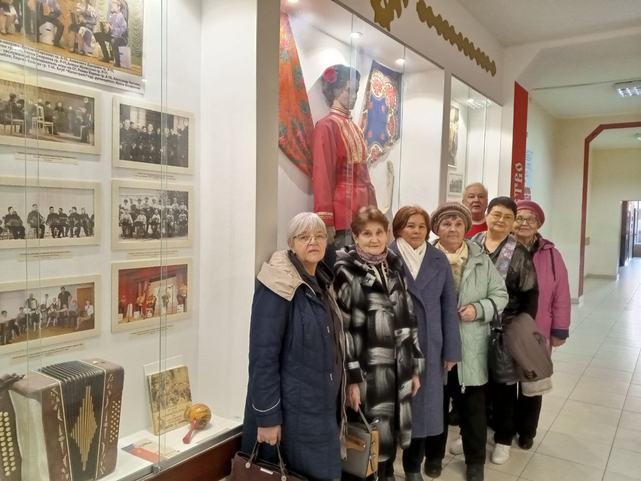 Пенсионеры из села Терновка познакомились с историей Саратовской гармоники Пенсионеры из села Терновка познакомились с историей Саратовской гармоники