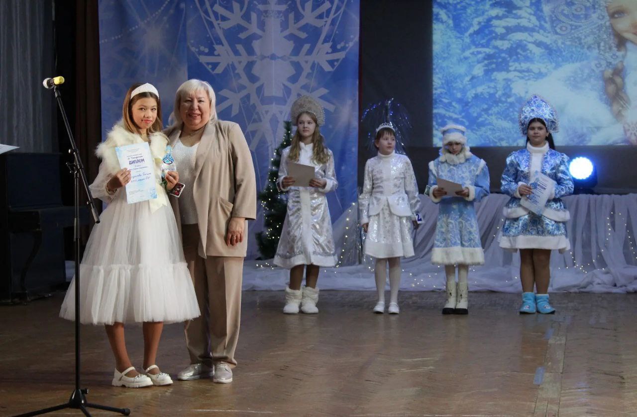 В преддверии новогодних праздников в Саратове состоялся яркий и незабываемый городской конкурс «Я – Снегурочка!» В преддверии новогодних праздников в Саратове состоялся яркий и незабываемый городской конкурс «Я – Снегурочка!»