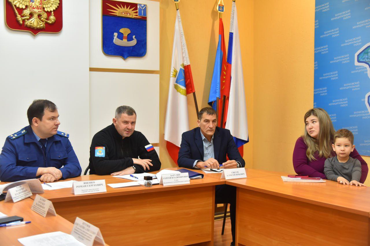 Сегодня по поручению губернатора Романа Бусаргина провели личный приём для участников специальной военной операции и членов их семей Сегодня по поручению губернатора Романа Бусаргина провели личный приём для участников специальной военной операции и членов их семей