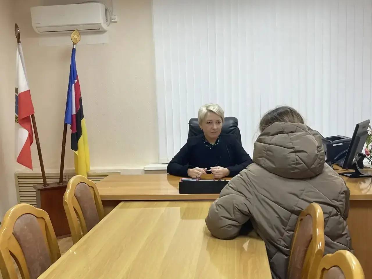 Сегодня по поручению губернатора Романа Бусаргина провел личный прием участников специальной военной операции и членов их семей Сегодня по поручению губернатора Романа Бусаргина провел личный прием участников специальной военной операции и членов их семей